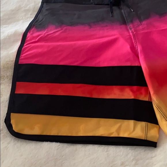 Hurley Men’s board shorts - Picture 4 of 12